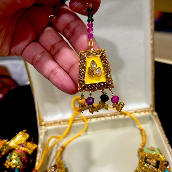 Navratan Gold Tone Jadau Choker Necklace Set Necklace, earrings and tikka) - Picture 9 of 10